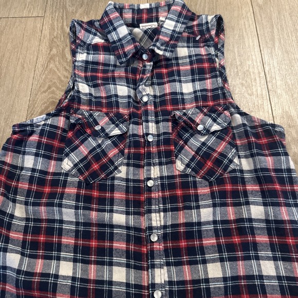Mudd Tops - Mudd Flannel Sleeveless Top Women's Medium Pearl Snap Blue/Red Western